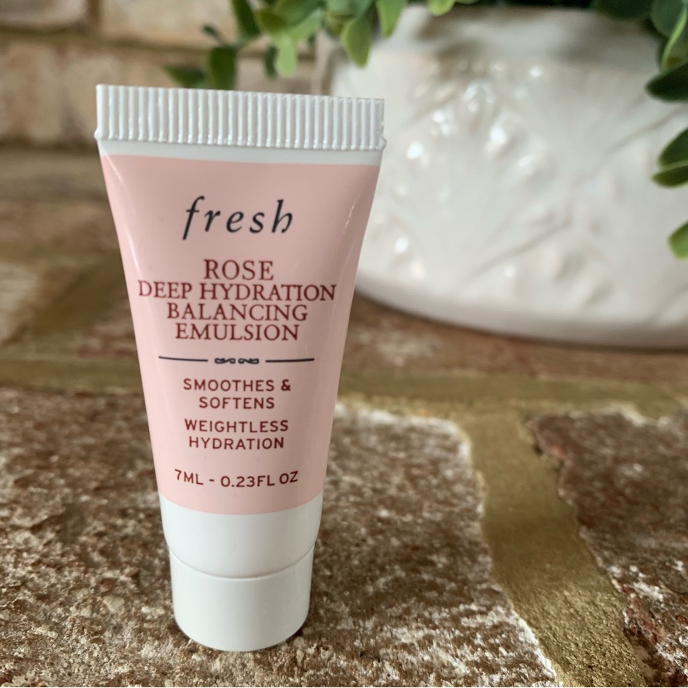 ✨$5✨ Fresh | Rose Deep Hydration Balancing Emulsion | 7ML